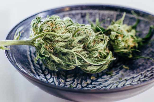 Fleurs CBD premium livrées à Lyon