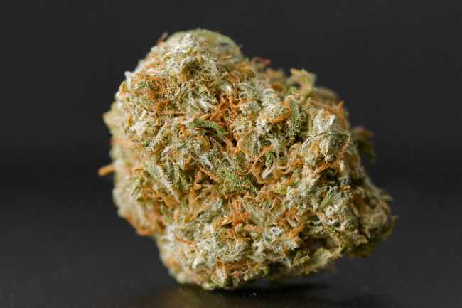 Fleurs de CBD premium livrées à Lille